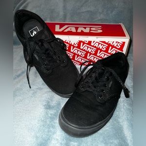 Vans Women’s Atwood Low Top Shoes